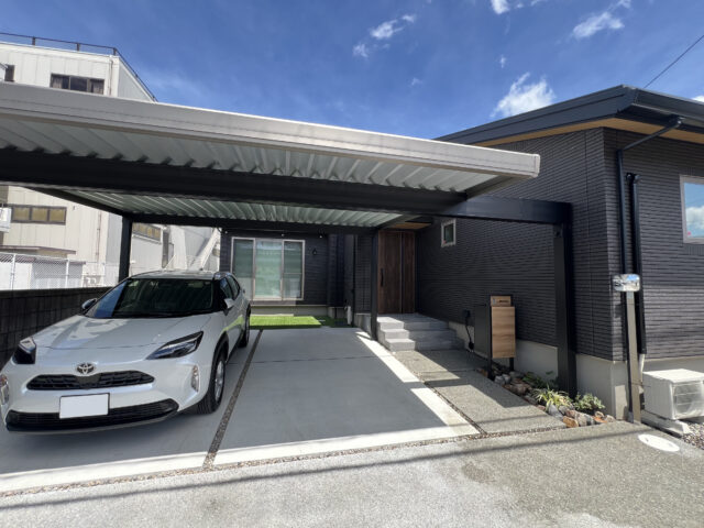 延長梁で魅せる「カーポートSW」スタイリッシュ外構